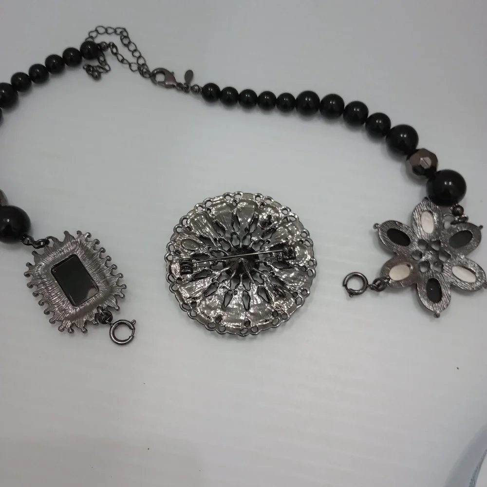Premier Designs Black Beaded‎ Floral Statement Necklace w/ Detachable Brooch